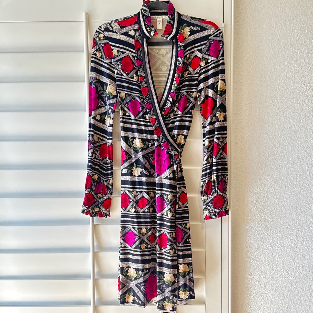 DVF DIANE VON FURSTENBERG Vintage Silk Floral Ruffle Wrap Dress Long Sleeve 8